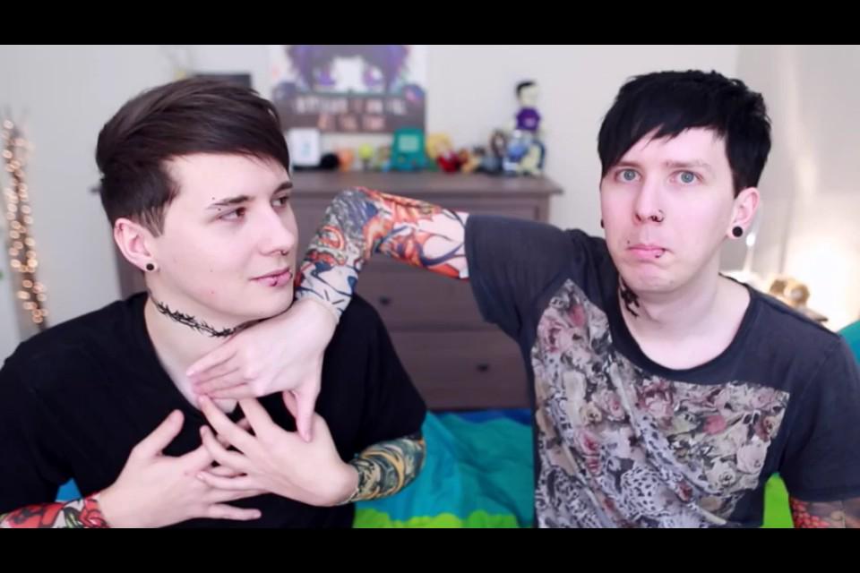 AHH yes the amazing screenshots🌚 #punkedits <a href="/danisnotonfire/">Dan Howell</a> <a href="/AmazingPhil/">Phil Lester</a> #amazingphil #danisnotonfire