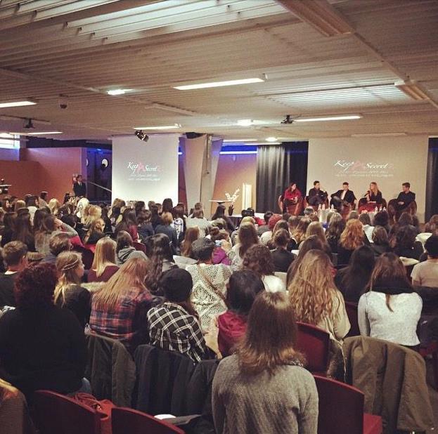PllSLAT's tweet image. #PLLCast at the #PLL Convention in Paris 2015!!! @ReallyCody @IANMHARDING @SashaaPieterse @_Drew_Van_Acker.