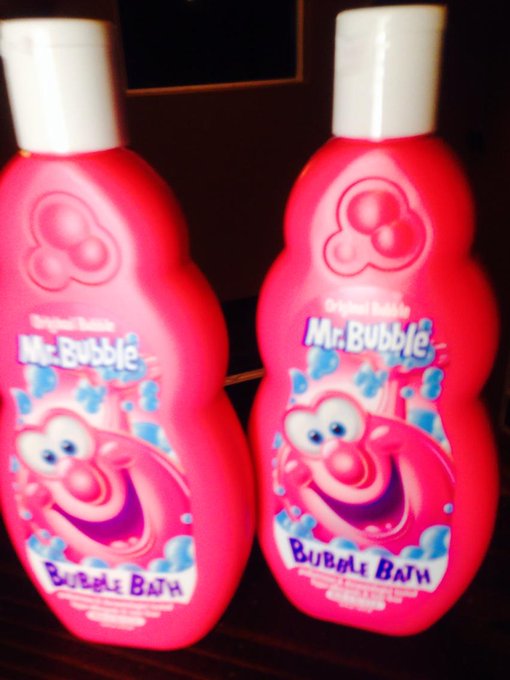 Logging on in about 15! Bubble bath show anyone ?!??? http://t.co/sdQFSF8mZN<a href="/tag/mvsales"class="tags"><span>#mvsales</span></a>