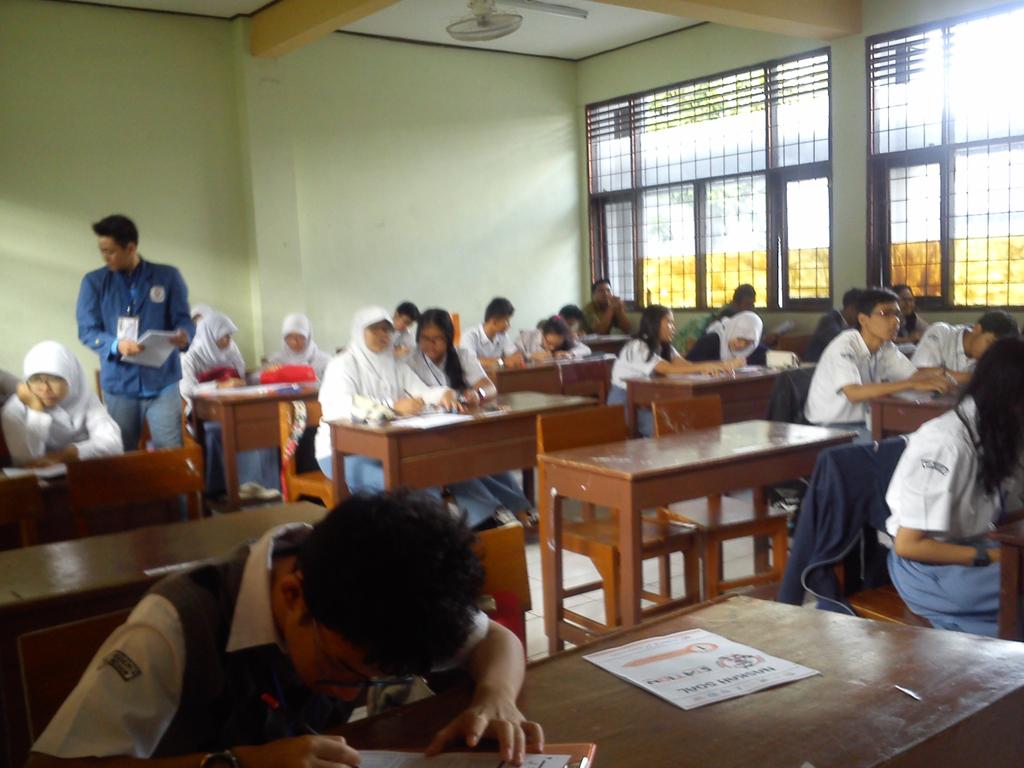 STATION_2016's tweet photo. Soal sudah dibagikan pada peserta @STATION_BOGOR. http://t.co/crXgRqSGaC