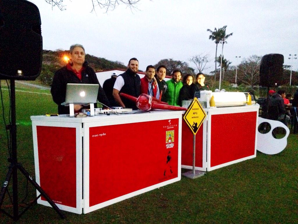 BarezzitoVrcruz's tweet photo. Nos fuimos de fiesta de noche y de dia!! #TeamBzz #YoSoyBZZ http://t.co/bsrfh1oJk1
