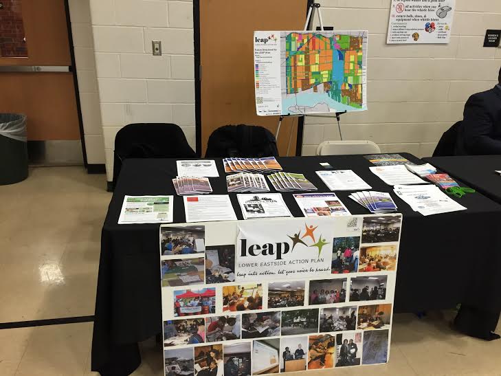 LEAPDetroit's tweet photo. We even had our own resource table at the @BuildingDet Sidelot Fair! @EastCommNetwrk http://t.co/uxmKakyUAU