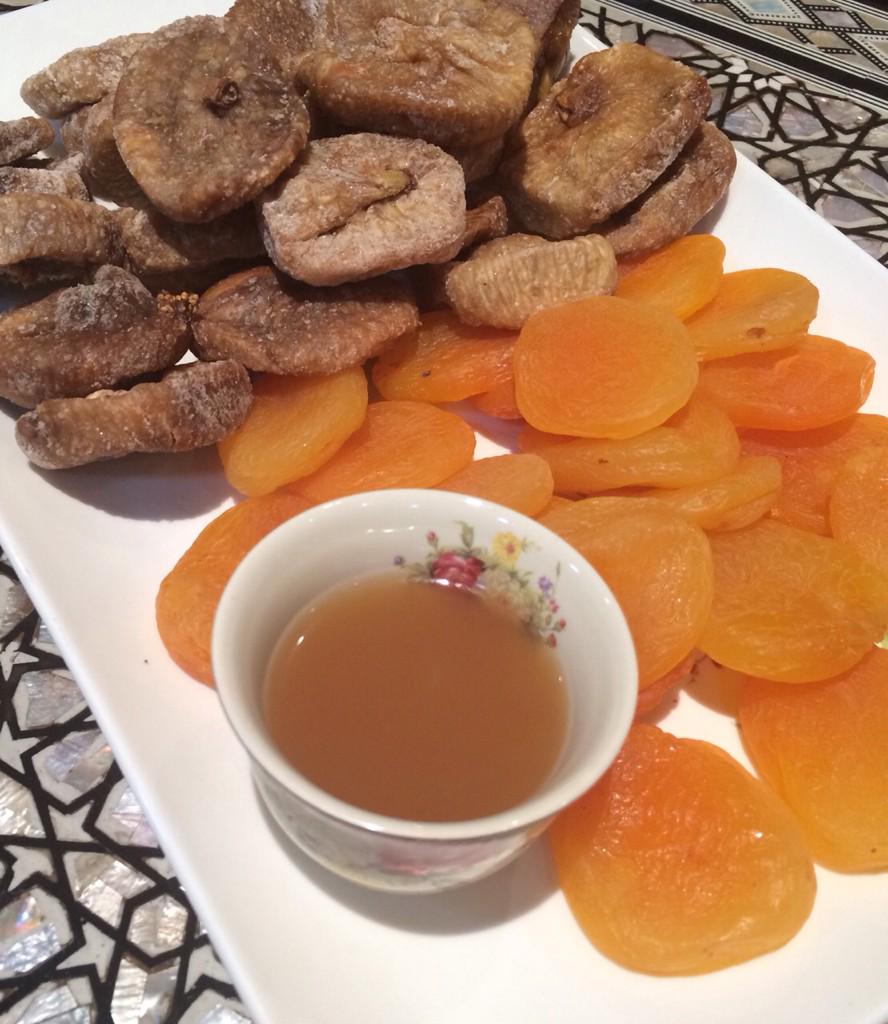 coffee_roukan's tweet photo. يوم جميل 🌹تراتيل قرأنيه 📖
فنجان قهوة☕️ وتفاؤل بحجم السماء☁️
صباحكم ورد🌺🌸🌷 http://t.co/wOS5Bb30Do
