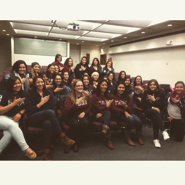 UIUC_Swans's tweet photo. Lambda Chapter would like to thank NBOD for putting together our first Neo Summit! #GPhiO #SwanPride #NeoSummit http://t.co/89rHZ6ZNjD