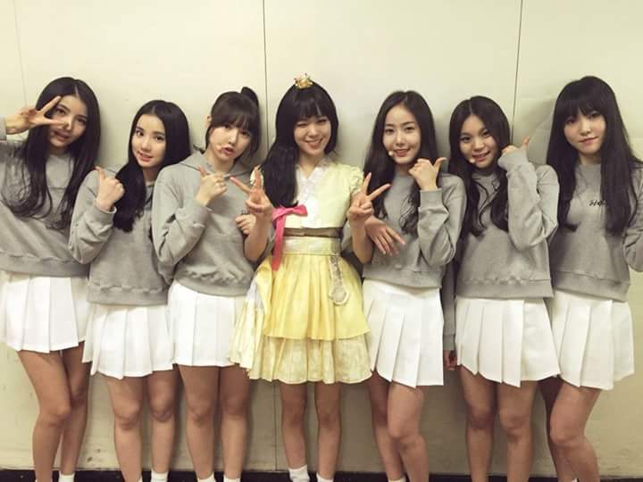 리지와 여자친구 허벅지비교 | 인스티즈