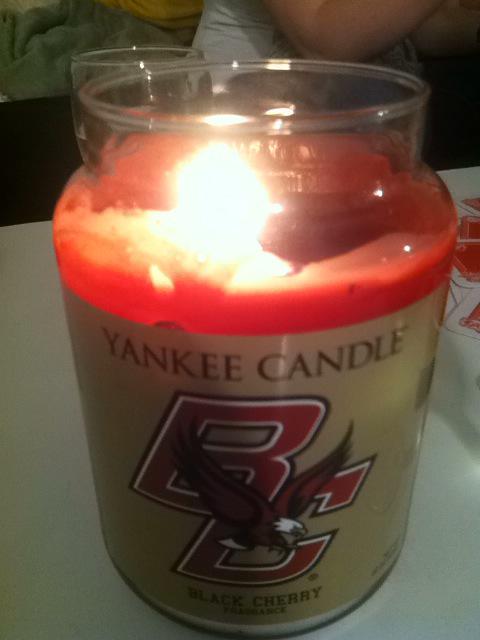 annie_teee's tweet photo. The lights are so bright but they never blind me #BC2013 @BostonCollege @taylorswift13 http://t.co/U7wBlbusma