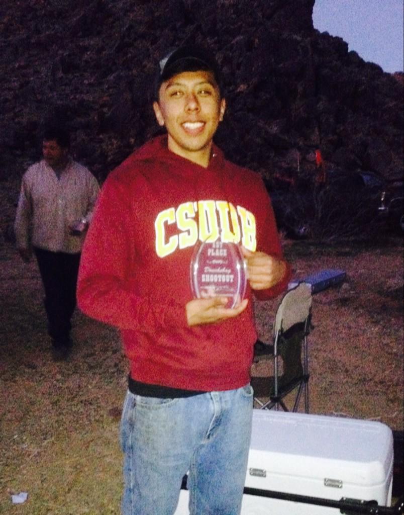 KungFuCalo's tweet photo. 1000 yard competition champ 😁🙌🏆🔫
#youngsnipe #308 http://t.co/3K9rwxC2fj