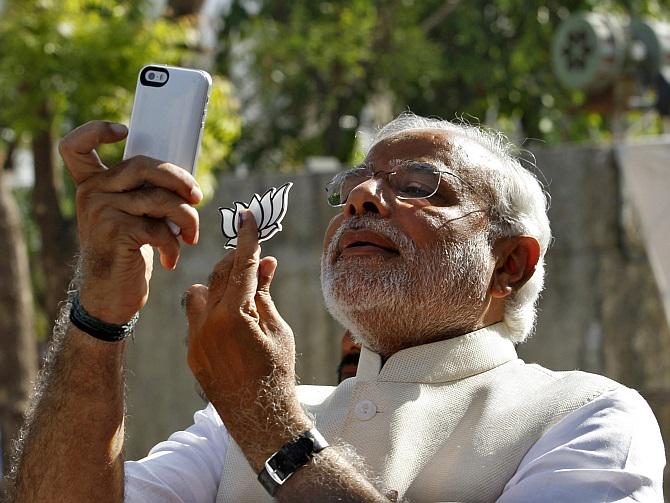 deepak_bombay's tweet photo. #BJP4Delhi launches ‘SelfieWithModi’ for Young Voters in #DelhiWithModi #DelhiWantsDevelopment #KiranBedi4DelhiCM http://t.co/fV9qL7xokK