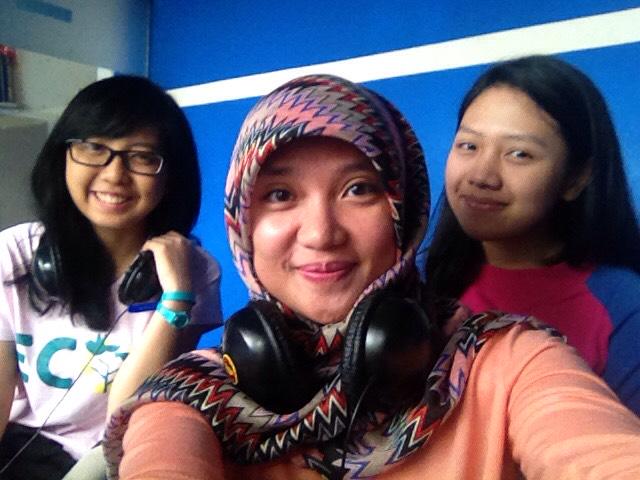 Stay tune terus di #DERINGS barengan sama <a href="/vanessacatalina/">Vanessa Catalina</a>  <a href="/lismalismo/">Lisma Hardiyanti 🦉</a> prod. <a href="/TrianaPuspitaSa/">Triana Puspitasari</a> ;;)