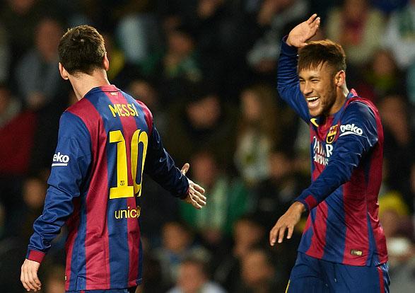 NoticiasFCB1899's tweet photo. Messi with Neymar celebrate his goal @barcastuff #ElcheFCB http://t.co/wwIj6VzN6P