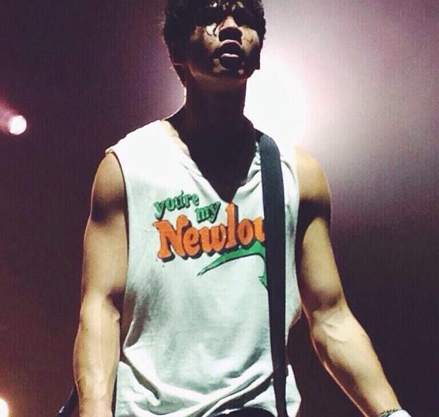 Happy bday calum hood i hope your dick will grow with you    your 19 lol someone getting old 