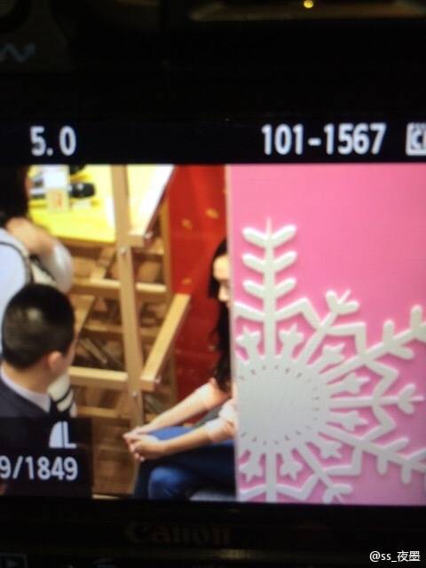 [PIC][25-01-2015]Jessica xuất hiện tại Nam Kinh để tham dự buổi fansign thứ 2 cho thương hiệu "Lining" B8L-ksBCMAAHQgm