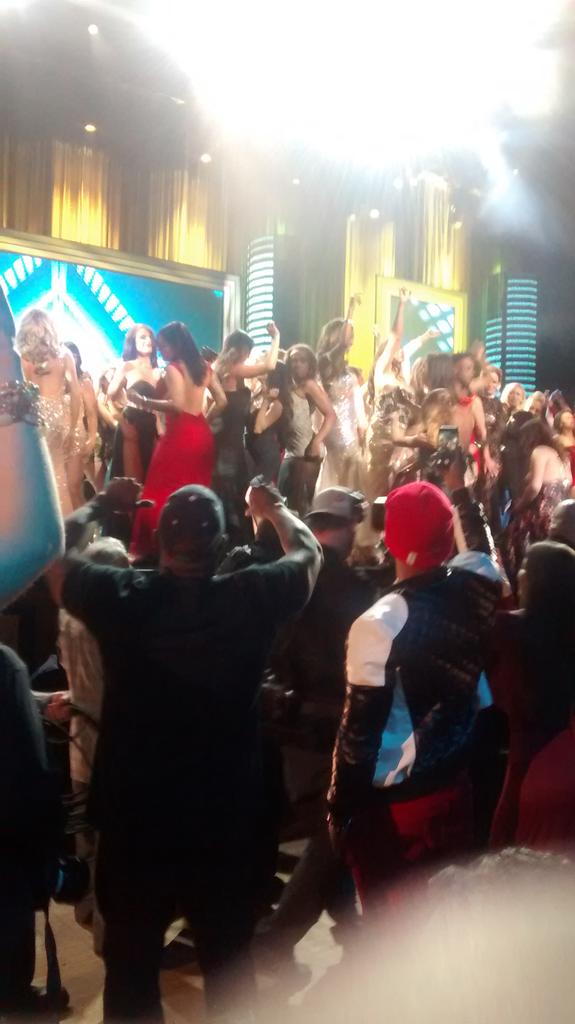 DonnySinsxx's tweet photo. my slimes @RaeSremmurd murdering the show @avnawards had us on our feet #turntuptothemax get the album #SremmLife http://t.co/T3FFYxsFaB