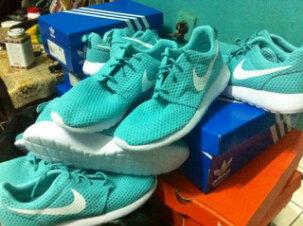 nike roshe run 42
