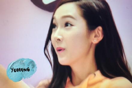 [PIC][25-01-2015]Jessica xuất hiện tại Nam Kinh để tham dự buổi fansign thứ 2 cho thương hiệu "Lining" B8L3aYRCMAEsILC
