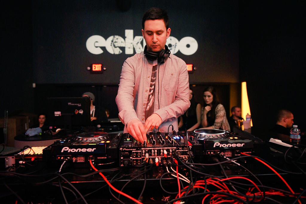 qnightclub's tweet photo. .@Eekkoo is taking us into progressive heaven right now! #KingdomSaturdays http://t.co/BUAqTmDldP