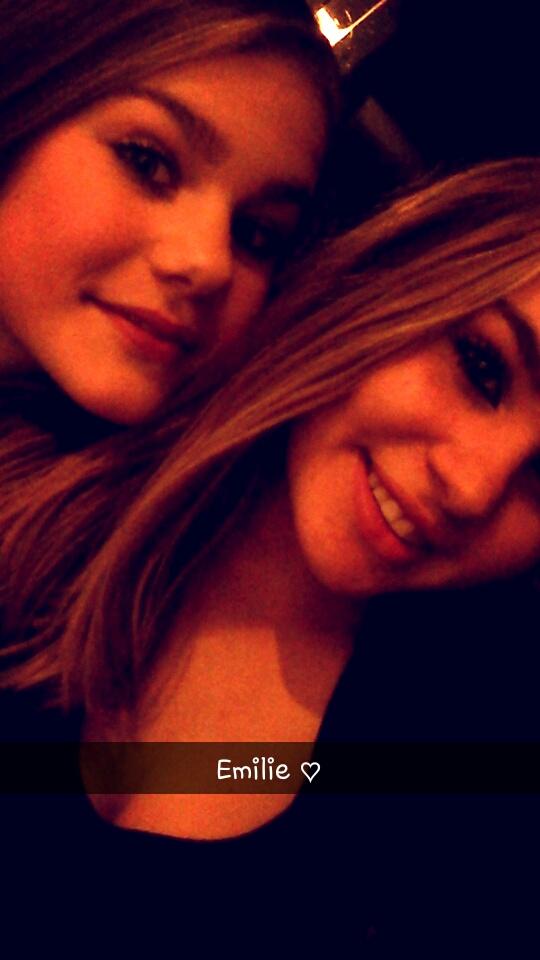 iikbendanielle_'s tweet photo. Gister aamd gezellig gehad bij Mika met iedereen! 💕👌 http://t.co/KSBiJJeRJ1