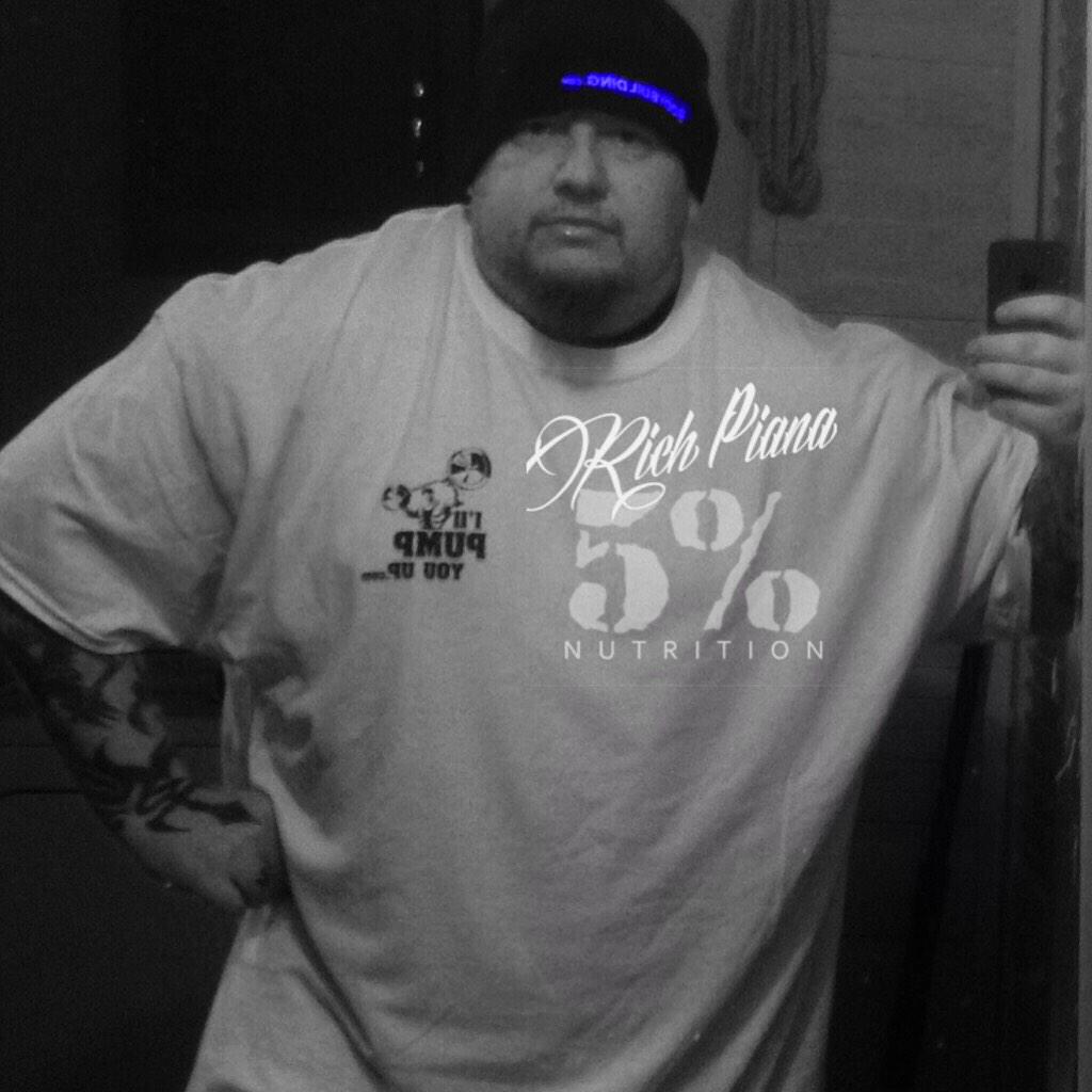 Muscle_asylum's tweet photo. Finally made the xxxl shirt club @5PercentNutri @IllPumpYouUp #5percentnutrition #bodybuilding http://t.co/NAPR7Rwico
