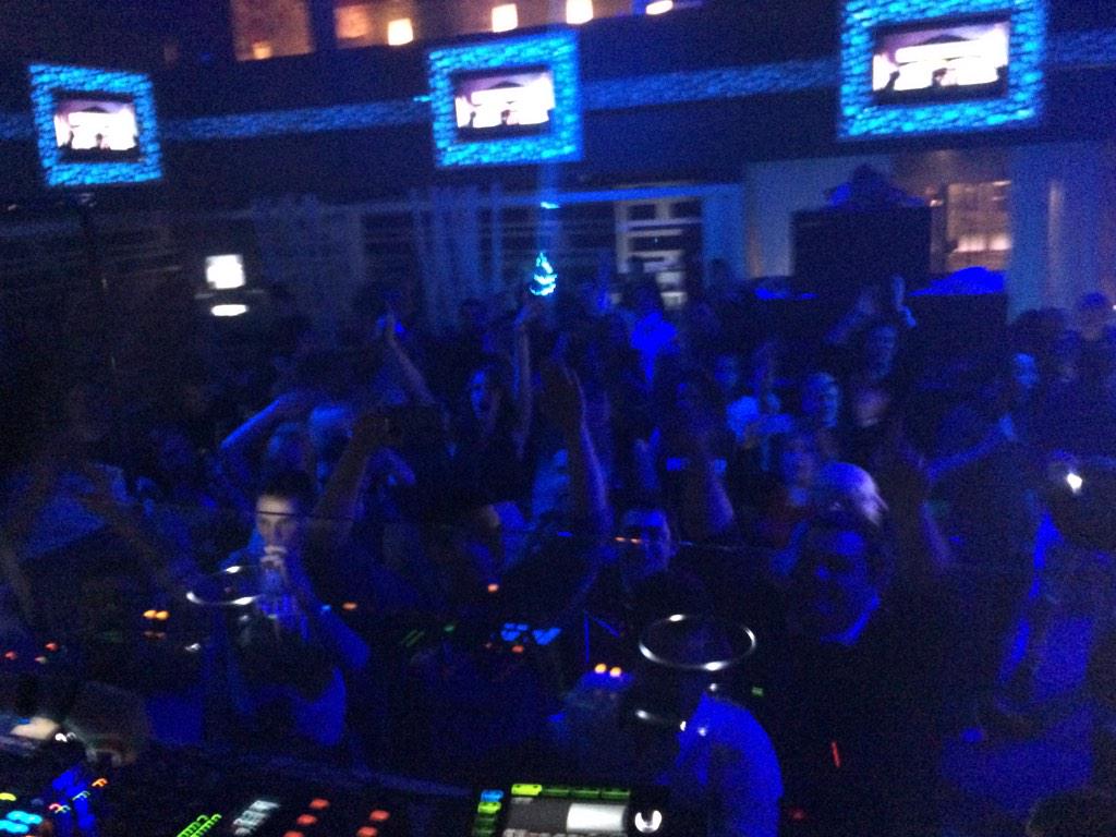 djsergiblue's tweet photo. Parece que se esta liando en @AnimalsEDM o que? Como mola Ciudad Real ! @DjMartaRadical @Shake_Coconut @Miguelrobles_ http://t.co/jMM3aEPify