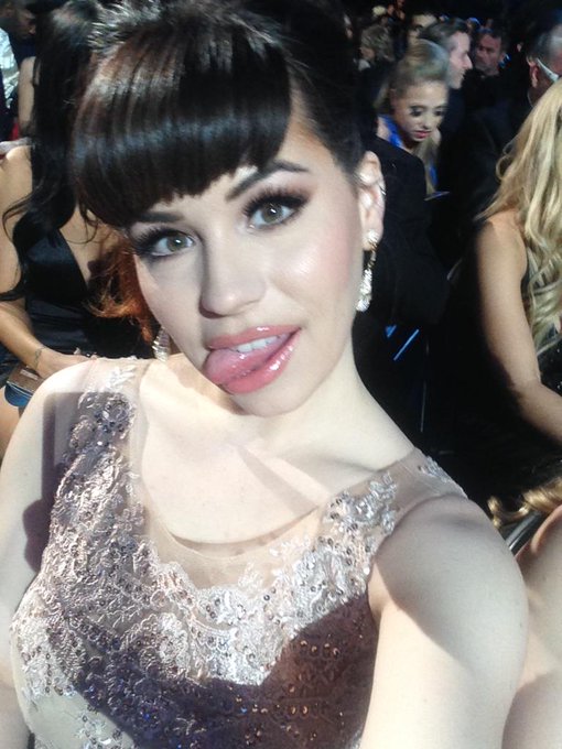 Being silly at @avnawards @AdultVideoNews @AVNMediaNetwork http://t.co/6wZE2YuLQj<a class="tags" target="_blank" title="On Twitter" href="/?out=eyJ0eXAiOiJKV1QiLCJhbGciOiJIUzUxMiJ9.eyJpYXQiOjE3MjI4MjA1OTQsImlzcyI6InR3cG9ybnN0YXJzLmNvbSIsIm5iZiI6MTcyMjgyMDU5NCwiZXhwIjoxNzU0MzU2NTk0LCJyZWRpcmVjdF91cmwiOiJodHRwczovL3R3aXR0ZXIuY29tL2F2bmF3YXJkcyJ9.rKNCu7jSQAuHNCkpHGUKbOeRmtbrl8Vy0um6K9C1A66nT_DEW8AugScx_1ROsuIhCd4nkoHinEitinX-2XnLJA">@avnawards</a><a class="tags" target="_blank" title="On Twitter" href="/?out=eyJ0eXAiOiJKV1QiLCJhbGciOiJIUzUxMiJ9.eyJpYXQiOjE3MjI4MjA1OTQsImlzcyI6InR3cG9ybnN0YXJzLmNvbSIsIm5iZiI6MTcyMjgyMDU5NCwiZXhwIjoxNzU0MzU2NTk0LCJyZWRpcmVjdF91cmwiOiJodHRwczovL3R3aXR0ZXIuY29tL0FkdWx0VmlkZW9OZXdzIn0.djwkfSSdBa5_r2NeWqsI5eA1TKnZxCsx_lHCA6EW5eugKwPud6s1YhZnzC1ljp32IyoCi8b-fZOrCjC1cbxOYw">@AdultVideoNews</a><a class="tags" href="/tag/avnmedianetwork">@avnmedianetwork</a>