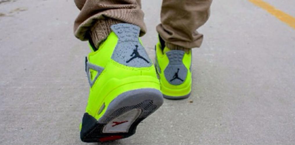 CustomRetros's tweet photo. Biohazard 4s by VAB. http://t.co/lcEZOboQWT