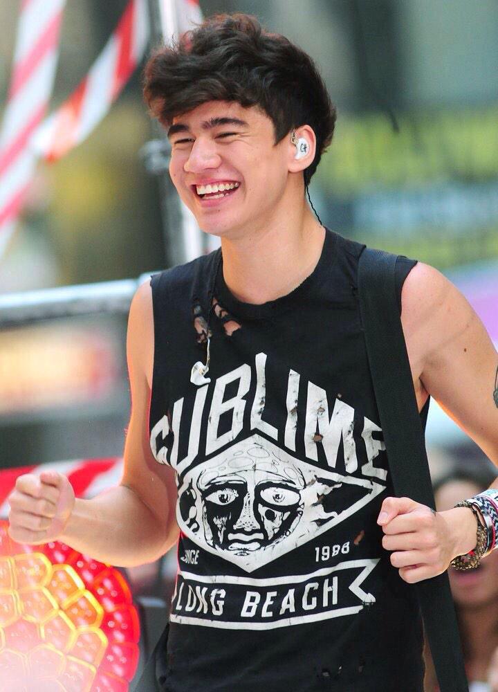 softvocalshells's tweet photo. happy birthday sunshine you make me feel so happy i love you so much #HappyBirthdayCalumHood http://t.co/RcXvFtmymk