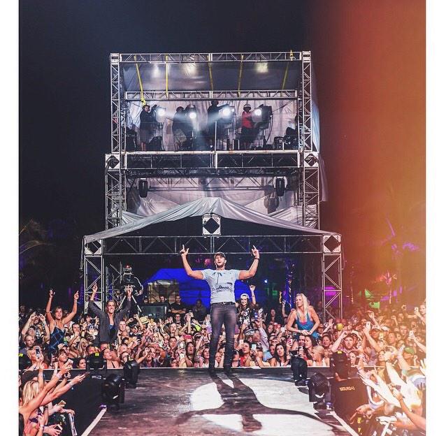 ilovelukeyb's tweet photo. someone take me to crash my playa http://t.co/1w2FET5UZ9
