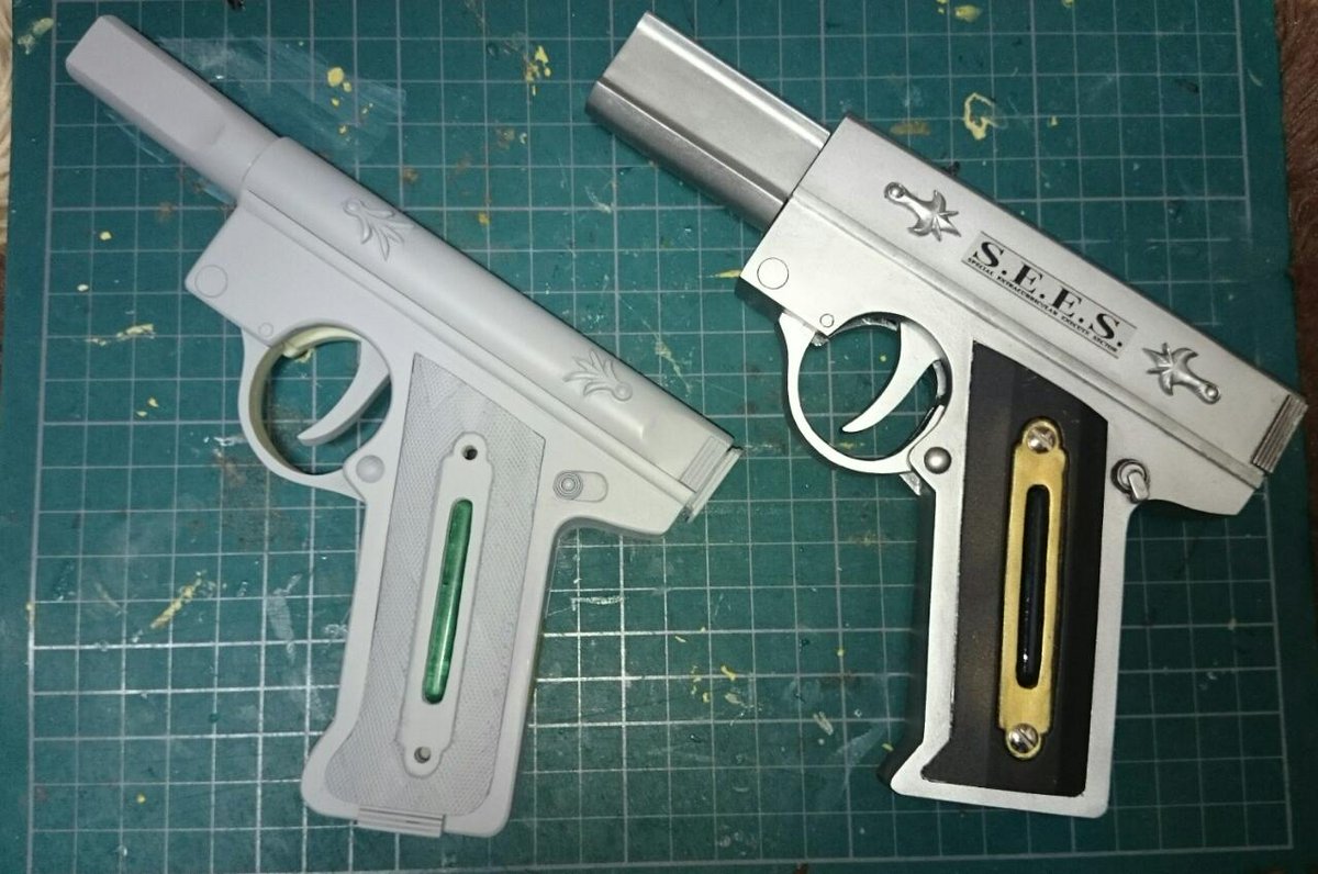 ペルソナ3召喚器の原型完成！ トリガーで銃口とグリップが光るのと