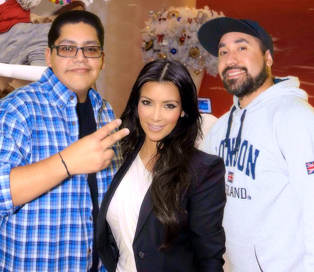 e9och's tweet photo. This was the highlight of my trip to L.A. Yesterday-
We met Kim Kardashian-
She so fine-😍
#StarStruct http://t.co/kYyTPL4olH