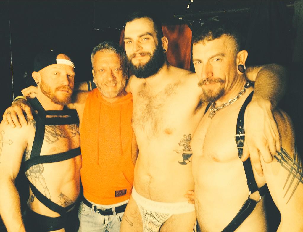 SteamworksTO's tweet image. @BrockRustinxxx, #JohnnyBBad, @domisadog, and @JeffKendallXXX pose backstage at @Club120T's @JOCKSTRAP01!