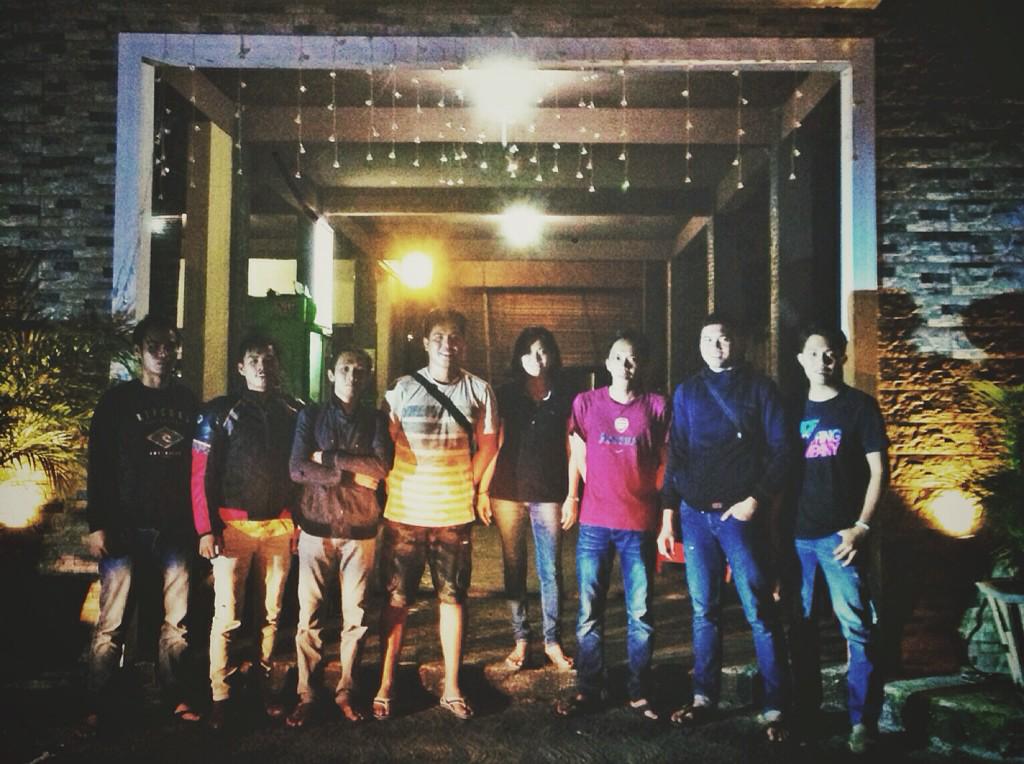 Reuni... @RumahKopiBilly <a href="/EquilFE/">Equil Community</a> <a href="/revokeintjem/">Revocta.E.Keintjem</a> <a href="/Official_STG/">Satria T. Gumelan</a> <a href="/Follanking/">KingKopi</a> <a href="/firdixx/">Fird Pangkey</a> <a href="/radkia/">dika</a> <a href="/RonaldLuly/">Ronald</a> @aldipoiton