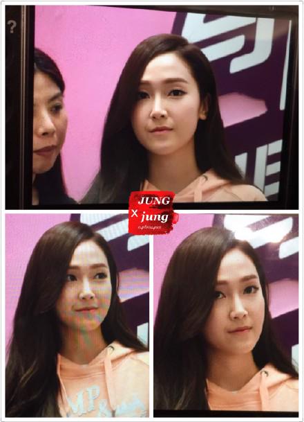 [PIC][25-01-2015]Jessica xuất hiện tại Nam Kinh để tham dự buổi fansign thứ 2 cho thương hiệu "Lining" B8Lc_cSCIAAQ4yE