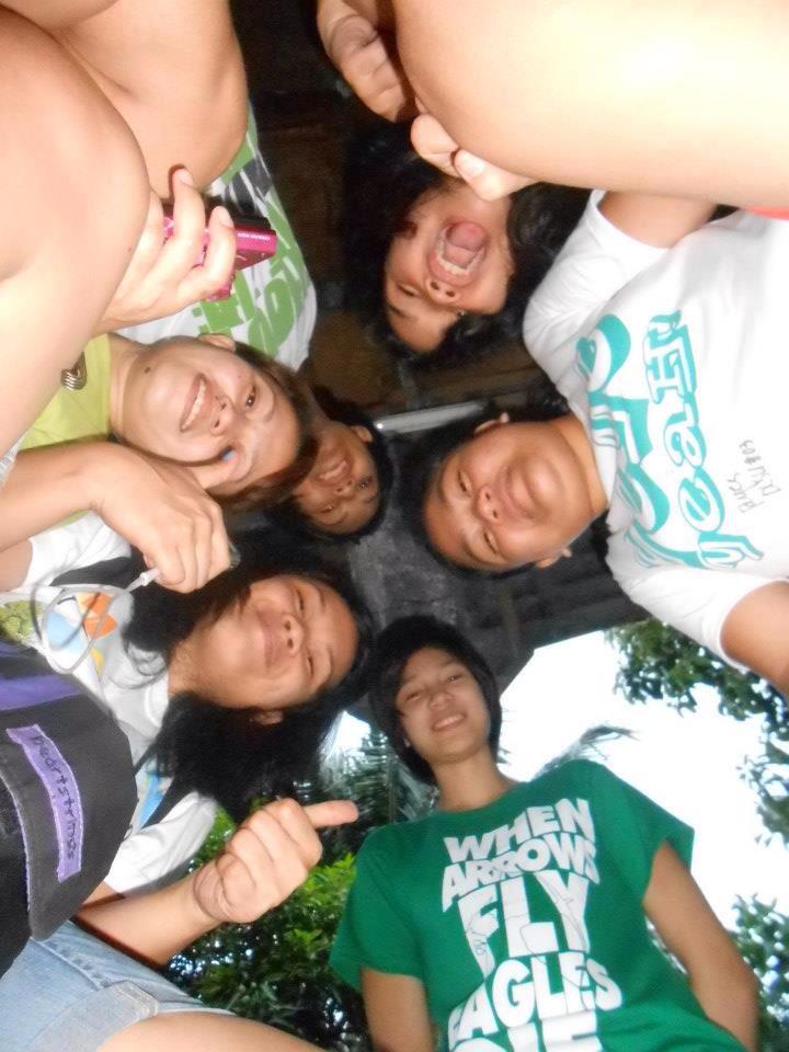 maxcrzzz's tweet photo. Congrats you tall you @mikareyesss ππ @pazfrancisco1 #Truback http://t.co/RKrMYtDjQL