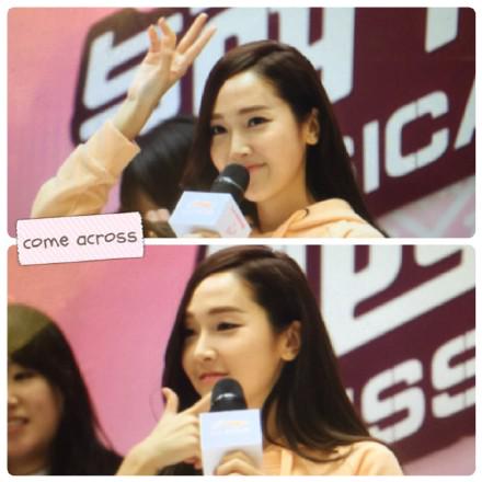 [PIC][25-01-2015]Jessica xuất hiện tại Nam Kinh để tham dự buổi fansign thứ 2 cho thương hiệu "Lining" B8Ln-ICCEAQ7f26