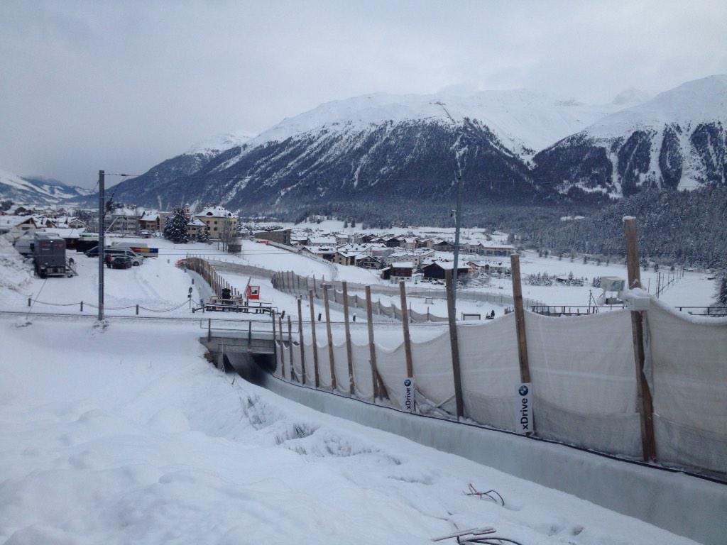 claudejaggi's tweet photo. Heute 4er-Bob WC auf dem #olympiabobrun St. Moritz. Alles ist bereit! #srfbob http://t.co/L0bKc2ZoEm