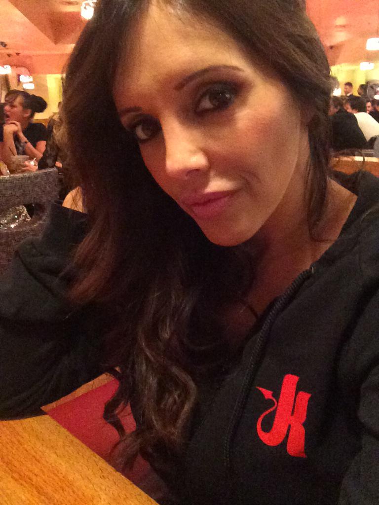 In Vegas @AEexpo missing my @kinkdotcom peeps @pornobobbie Brian, Jessie lee http://t.co/4t6QSgu6tn