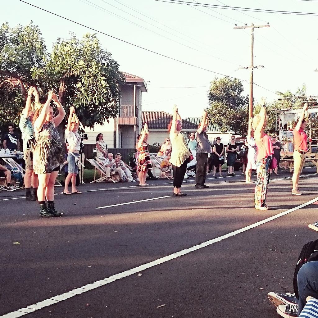 Utp___'s tweet photo. Whoa! The (21st century) hokey pokey! #BankstownLive #SydFest http://t.co/wwlVwLHrMN