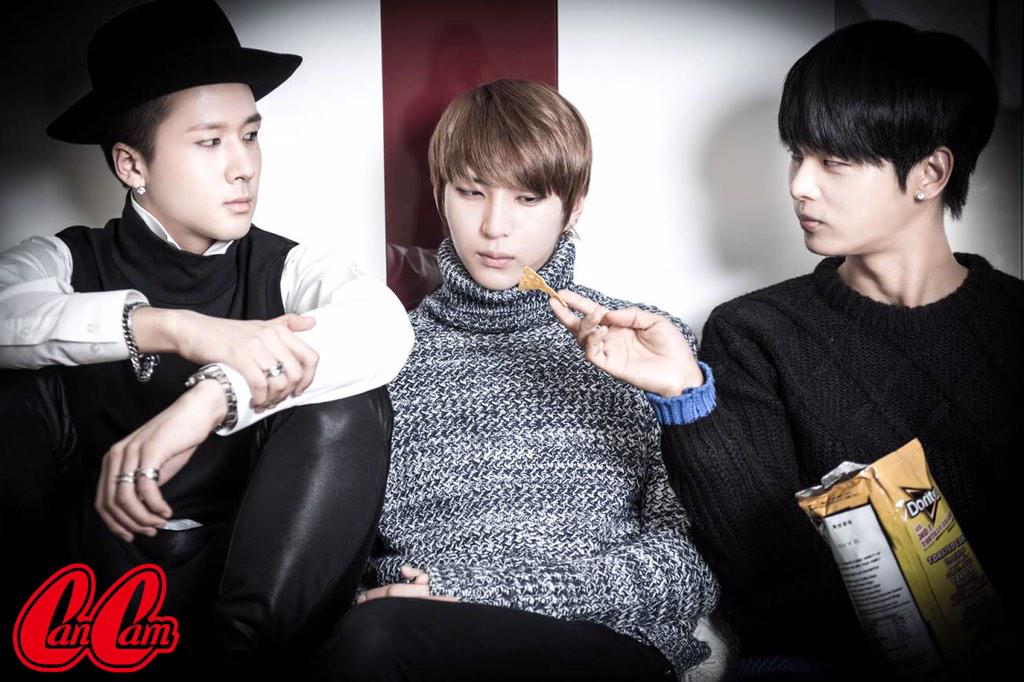 B8LqxkdCYAAZB6R.jpg:large