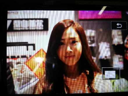 [PIC][25-01-2015]Jessica xuất hiện tại Nam Kinh để tham dự buổi fansign thứ 2 cho thương hiệu "Lining" B8LtouJCUAA2oxc