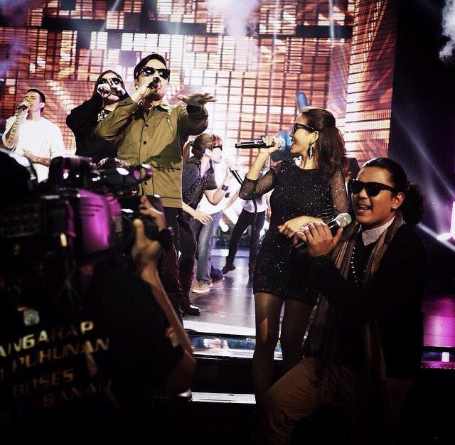 BambooGlobal's tweet photo. “@BambooMuzakLive: 1/24/15

M.I.B

Ray-Bans http://t.co/yEliq7ekR0”
wow!! #TeamRayBans 😁✌️❤️🔥 http://t.co/rXq3fqcUeD