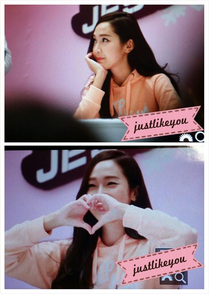 [PIC][25-01-2015]Jessica xuất hiện tại Nam Kinh để tham dự buổi fansign thứ 2 cho thương hiệu "Lining" B8LxHVHCIAAufLU