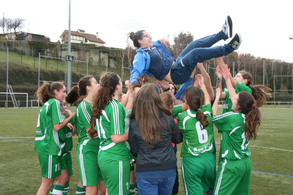El <a href="/PAULDARRAKFKT/">PAULDARRAK FKT</a> fem. cadete campeón al ganar 0-1 al <a href="/betikoneskak/">Betiko neskak</a>  Salvaré foto para el martes en <a href="/CanteraDeportiv/">Cantera Deportiva</a>