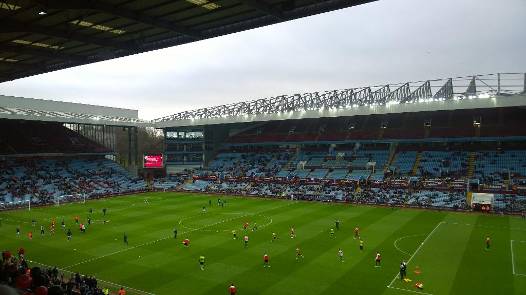 Frankle_Bankle's tweet photo. YOU'VE GOT NO FANS! Literally no fans. #avfclive http://t.co/o9mkFnBORx
