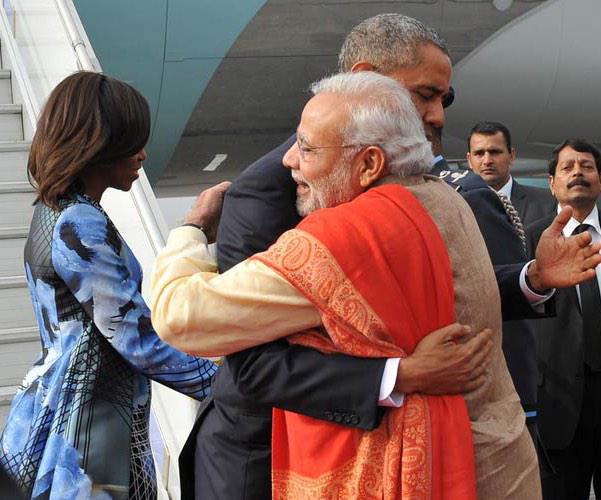 IndiaSociety's tweet photo. I am very happy The First Lady choose to wear @BibhuMohapatra again on this #arrival in #India @NYTFashion @FLOTUS http://t.co/xgLHThNFfd
