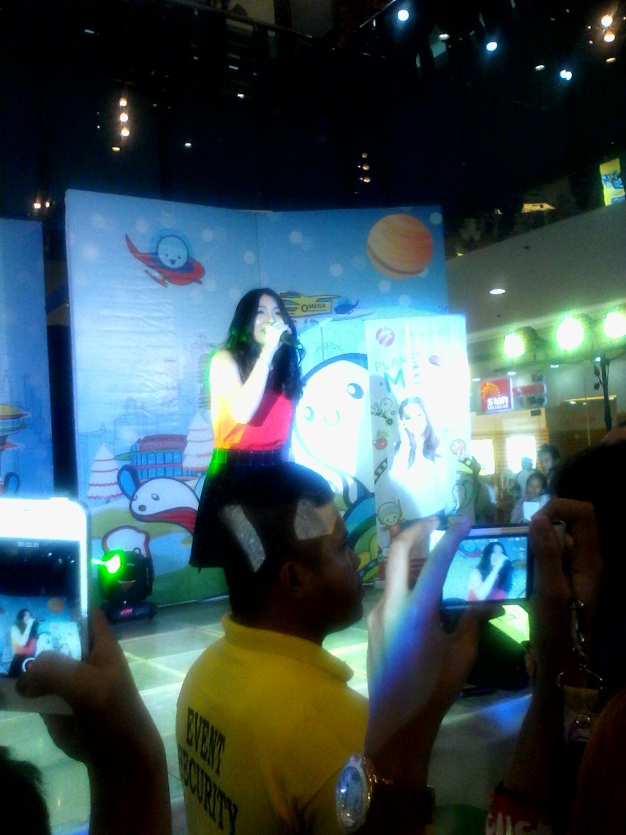 JD_Defenders's tweet photo. Nung nakita ko sya sa personal, nakakaspeechless yung beauty nya. πππ #sorrylowquality
Ganda ni Nadine Lustre http://t.co/JZhHYweW9b