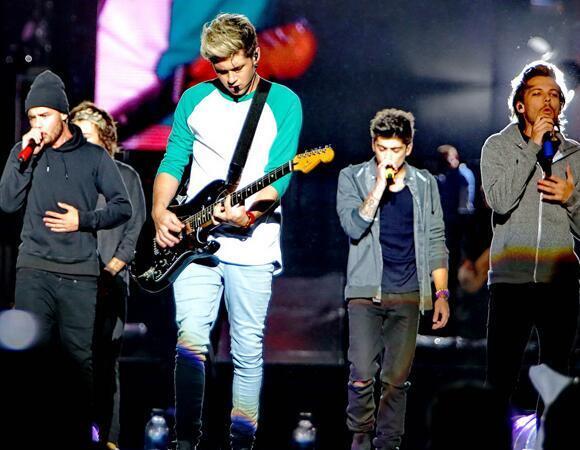 TeamDirectionBR's tweet photo. Faltam 12 dias para o primeiro show da OTRAT, que será na Austrália http://t.co/dsCR11Unn7