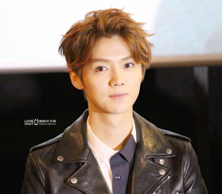 #鹿晗 #루한 #LUHAN #重返20岁 You are the one who look like just at the age of 20 :P
