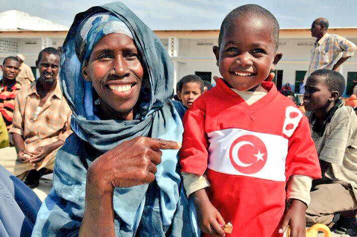 Somali'nin alt yapısını <a href="/istanbulbld/">İstanbul Büyükşehir Belediyesi</a> ile birlikte yapıyoruz. <a href="/kemalakr/">Kemal Akr</a> <a href="/AdiguzelNihat/">Nihat Adıgüzel</a> <a href="/HakkiTuruncTK/">İsmailHakkıTurunç</a> <a href="/mgulluoglu/">Mehmet 🌍</a>