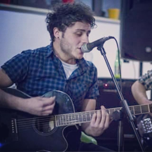 DirtySmilesRock's tweet photo. Una bella serata al Divino Drink! :) #live #acoustic #album #Pressures #dirtysmilesrock #thisiscore #Thanks #guys http://t.co/zH065S4GJv