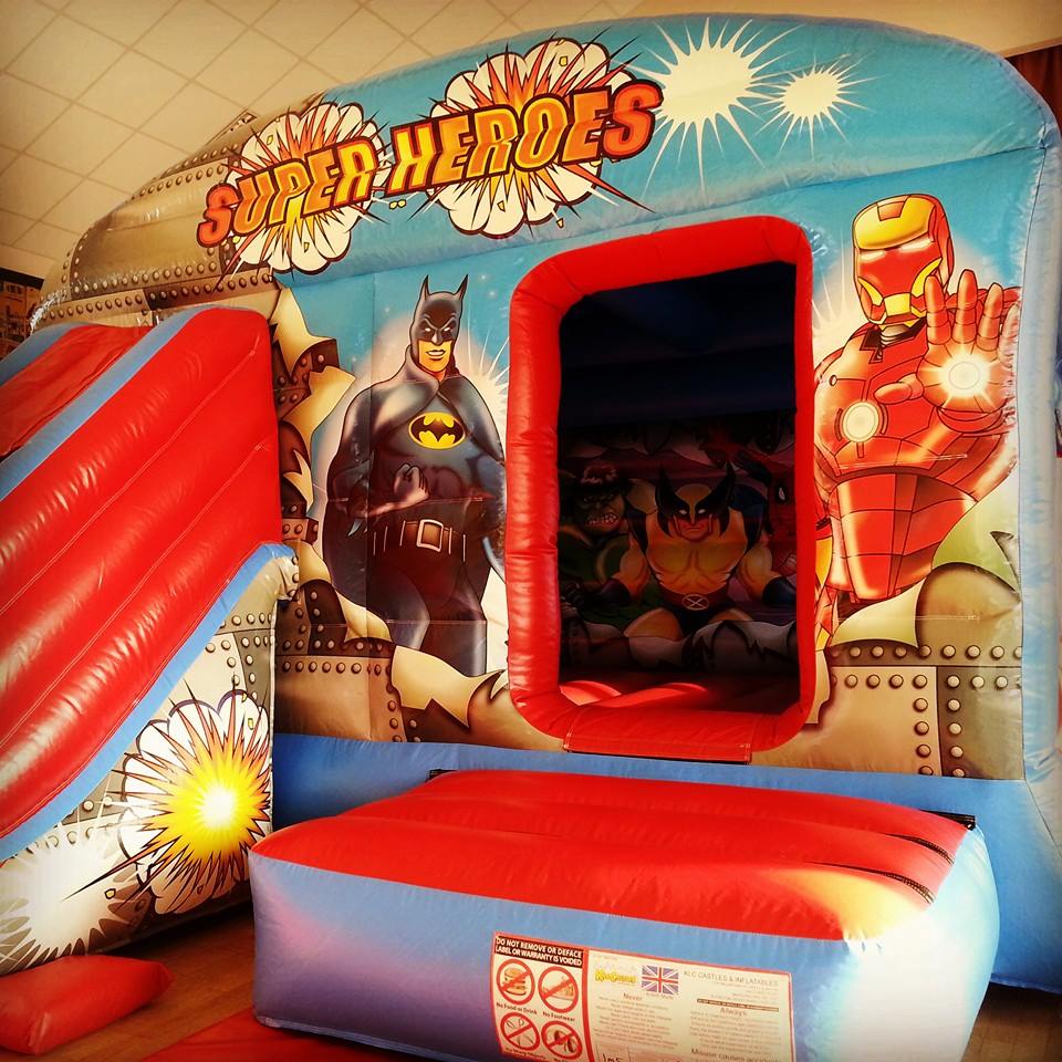 MendipBC's tweet photo. Super Heroes castle all ready for another lucky little boys birthday party! :)
http://t.co/ThCvFkX0SA http://t.co/mRIsKcD8KY